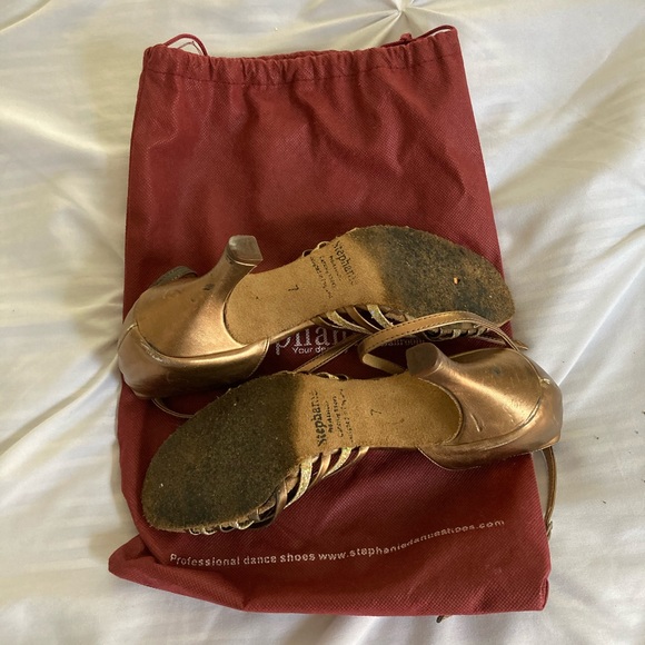 Professional dance shoes - Picture 2 of 3